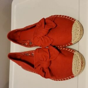 Bandolino Suede Red Bow Flats   Size 11